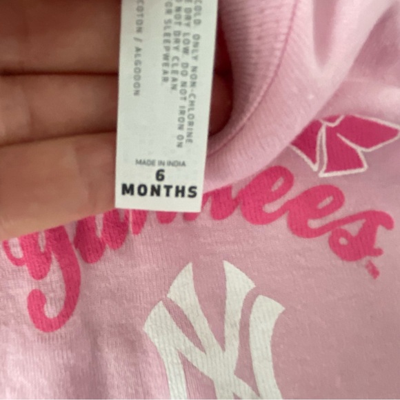 Yankees Soft as a Grape Girls Infant 3-Pack Rookie Bodysuit Set - 6 Months - Picture 5 of 6